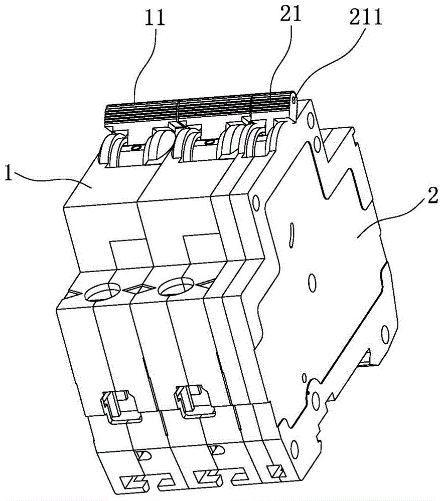 一種多極小型斷路器的手柄連接結(jié)構(gòu)的制作方法附圖